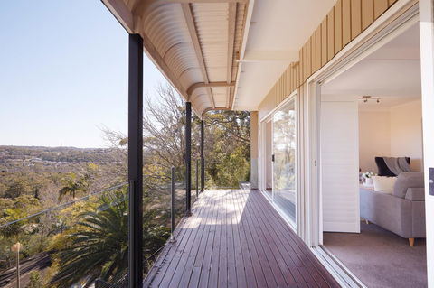Bright And Spacious Family Home With Leafy Deck - Accommodation Search 23