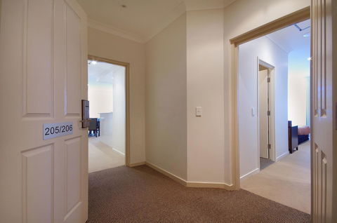 Macquarie Waters Boutique Apartment Hotel - Accommodation Search 7