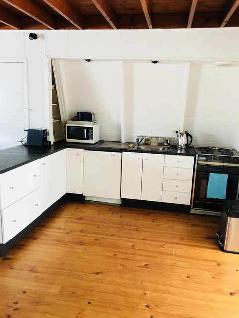 Little Blue Beach House - Accommodation Search 11