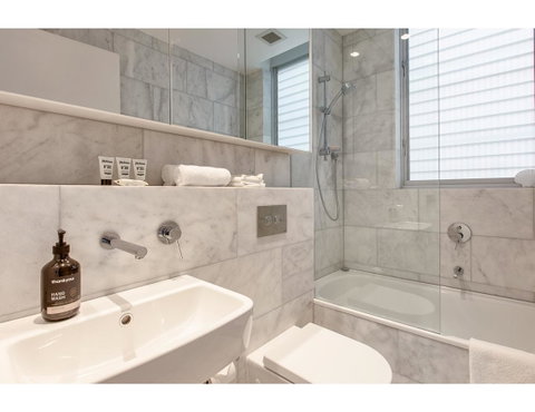 Oceanside Elegance At Superb Home Steps From Sand - Accommodation Search 3