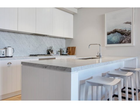 Oceanside Elegance At Superb Home Steps From Sand - Accommodation Search 2