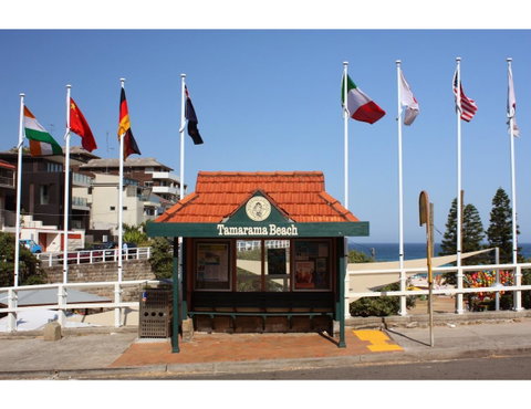 Oceanside Elegance At Superb Home Steps From Sand - Accommodation Search 24