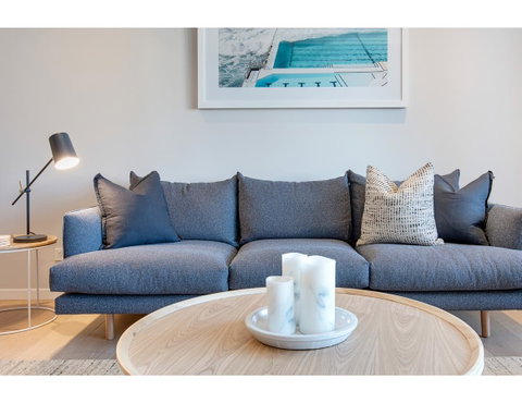 Oceanside Elegance At Superb Home Steps From Sand - Accommodation Search 7