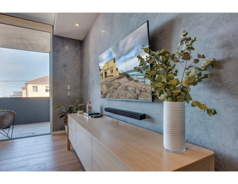 Oceanside Elegance At Superb Home Steps From Sand - Accommodation Search 13