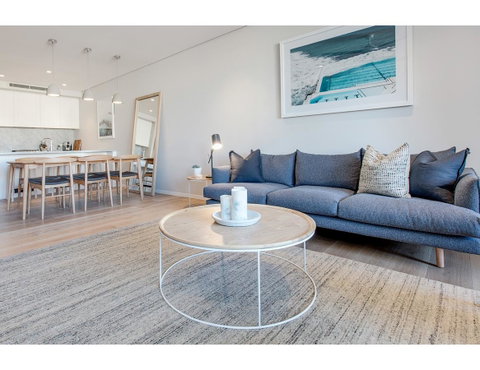 Oceanside Elegance At Superb Home Steps From Sand - Accommodation Search 4