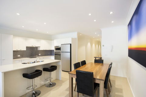 Beachfront 2 - Accommodation Search 8