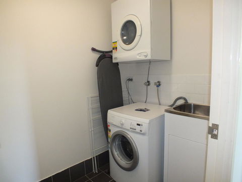 Pacific Marina Apartments - Accommodation Search 25