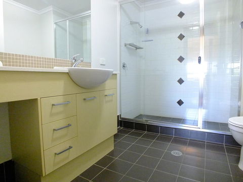 Pacific Marina Apartments - Accommodation Search 7