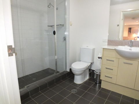 Pacific Marina Apartments - Accommodation Search 12