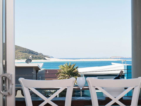 Blue View @ Fingal Bay - Accommodation Search 13