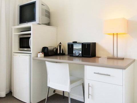 Oaks Nelson Bay Lure Suites - Accommodation Search 12