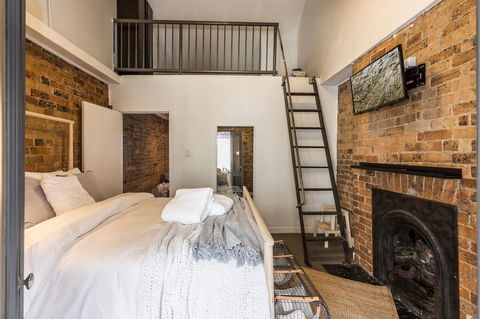 Chippendale Â· Quaint 1880â€™s Sydney Chippendale Terrace House - Accommodation Search 1