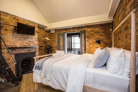Chippendale Â· Quaint 1880â€™s Sydney Chippendale Terrace House - Accommodation Search 0