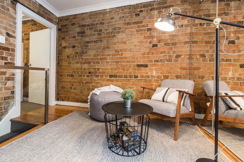 Chippendale Â· Quaint 1880â€™s Sydney Chippendale Terrace House - Accommodation Search 3