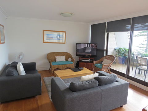 Manly Paradise Motel & Apartments - Accommodation Search 25