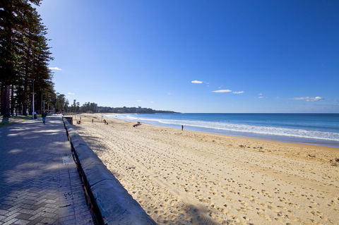 Manly Paradise Motel & Apartments - Accommodation Search 8