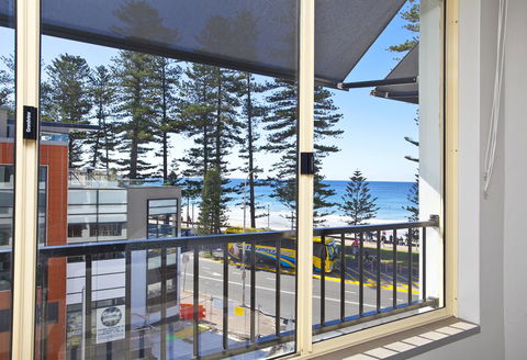 Manly Paradise Motel & Apartments - Accommodation Search 12