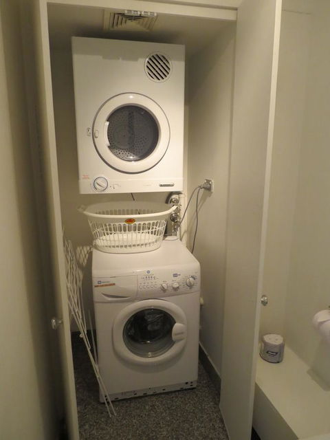 Manly Paradise Motel & Apartments - Accommodation Search 24