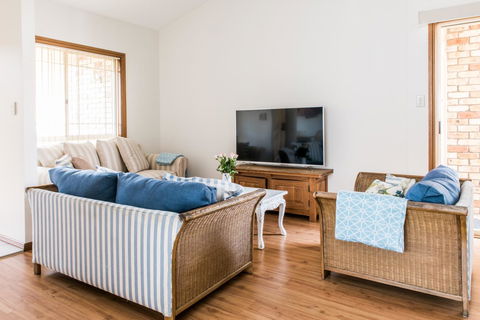 Ambience - Accommodation Search 6