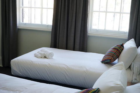 Rosehill Hotel - Accommodation Search 7