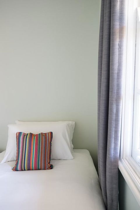 Rosehill Hotel - Accommodation Search 25
