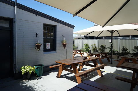 Rosehill Hotel - Accommodation Search 34