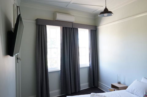 Rosehill Hotel - Accommodation Search 31