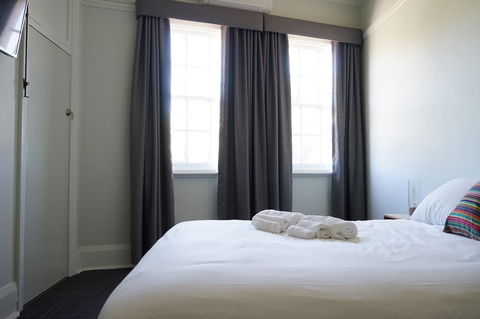 Rosehill Hotel - Accommodation Search 19