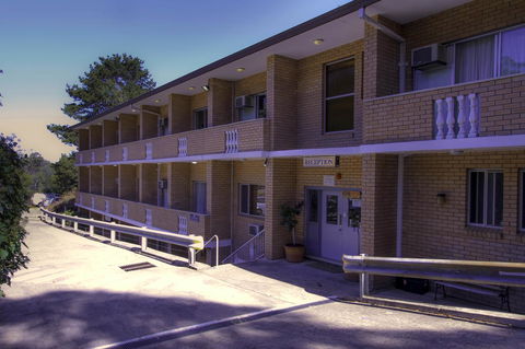 Rest Easy Motel - Accommodation Search 21