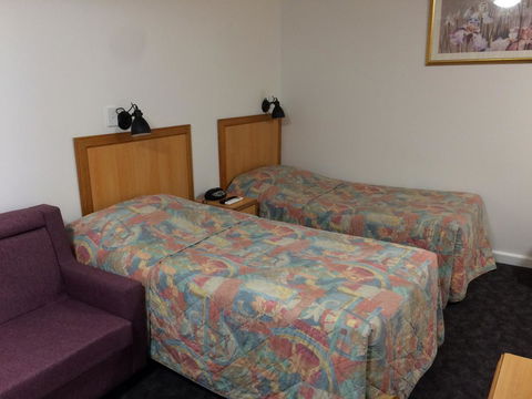 Edgecliff Lodge Motel - Accommodation Search 17