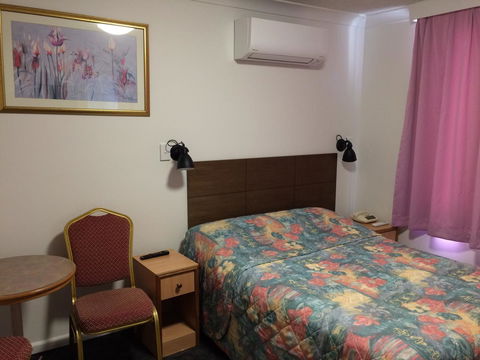 Edgecliff Lodge Motel - Accommodation Search 8