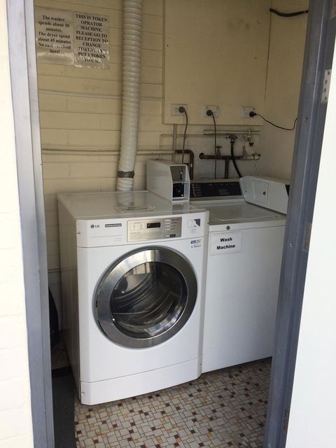Edgecliff Lodge Motel - Accommodation Search 25