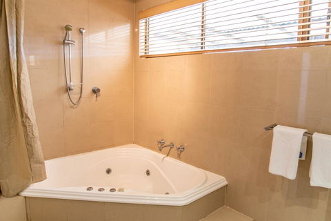 Belmont - Accommodation Search 11