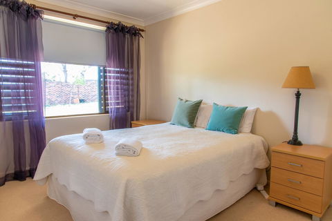 Belmont - Accommodation Search 8