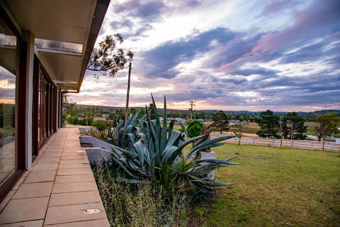 Belmont - Accommodation Search 6
