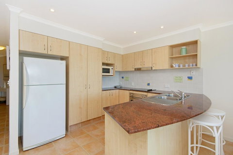 The Cove Yamba - Accommodation Search 13