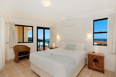 The Cove Yamba - Accommodation Search 9