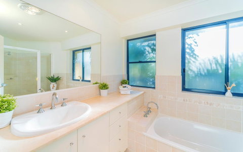 The Cove Yamba - Accommodation Search 16