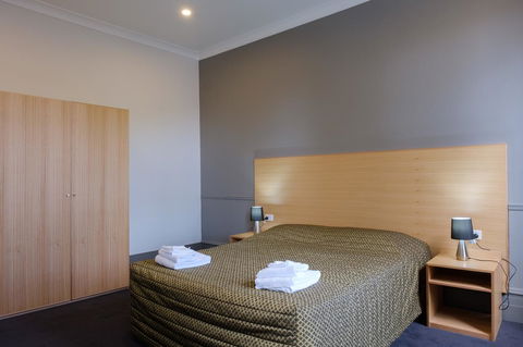 Royal Exhibition Hotel - Accommodation Search 14