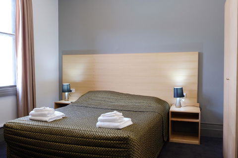 Royal Exhibition Hotel - Accommodation Search 18