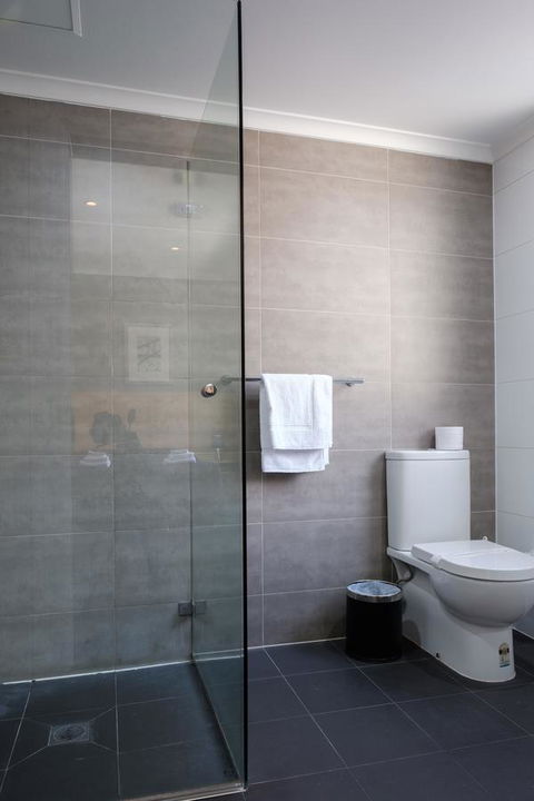 Royal Exhibition Hotel - Accommodation Search 1