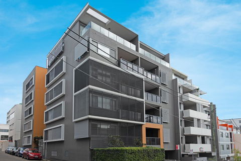 Large Light Luxe 3BDR 2BA Free Parking - Walk To Sydney Uni And RPA - Accommodation Search 11