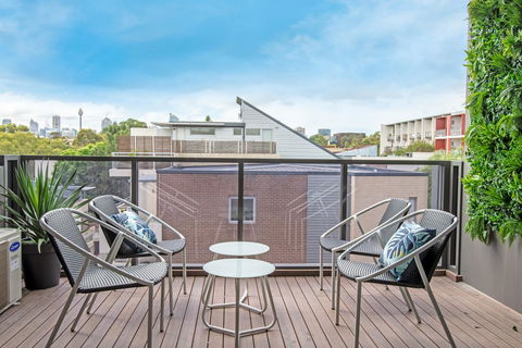 Large Light Luxe 3BDR 2BA Free Parking - Walk To Sydney Uni And RPA - Accommodation Search 4