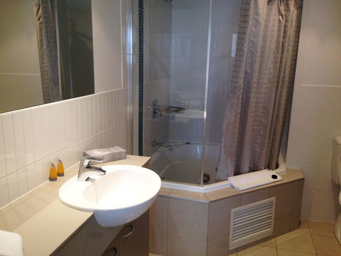 BASE Holidays - Ettalong Beach Premium Apartments - Accommodation Search 39