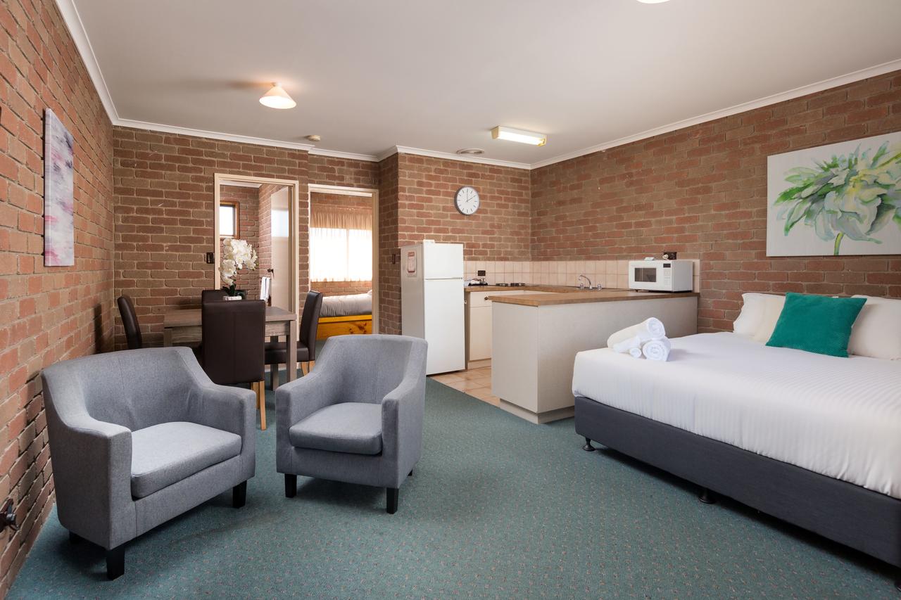 Corowa NSW Accommodation Search