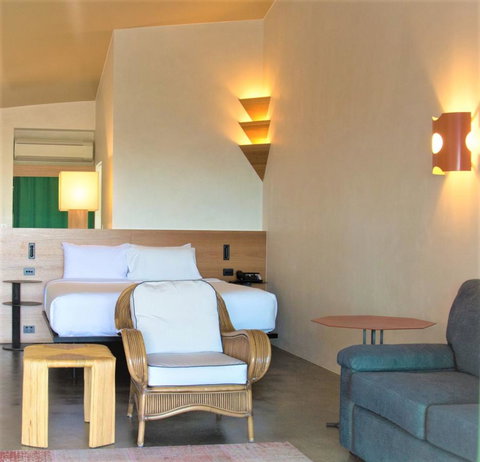 Beach Hotel Resort - Accommodation Search 9