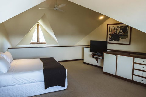 Beach Hotel Resort - Accommodation Search 44