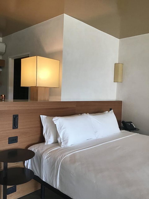 Beach Hotel Resort - Accommodation Search 23