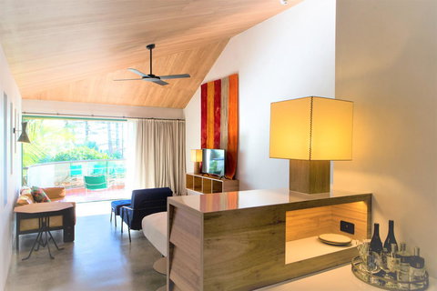 Beach Hotel Resort - Accommodation Search 3