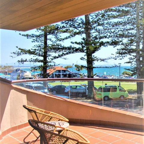 Beach Hotel Resort - Accommodation Search 18